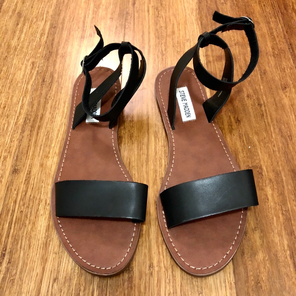 NEVER WORN Steve Madden sandals - SIZE 8.5